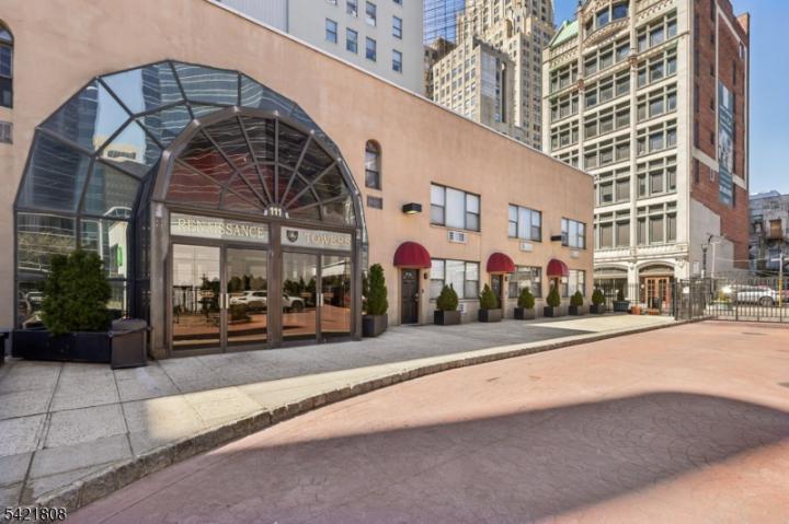 Photo of 111 Mulberry Street 2v