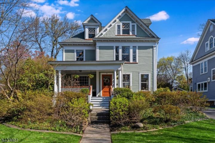 Photo of 41 Oakwood Avenue