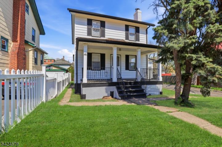 Photo of 458 Springdale Avenue