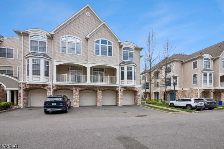 Photo of 816 Kensington Lane