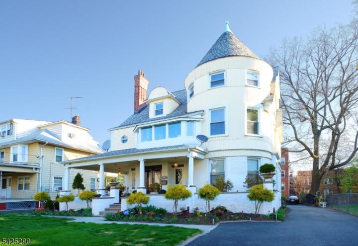 Photo of 433 New England Terrace