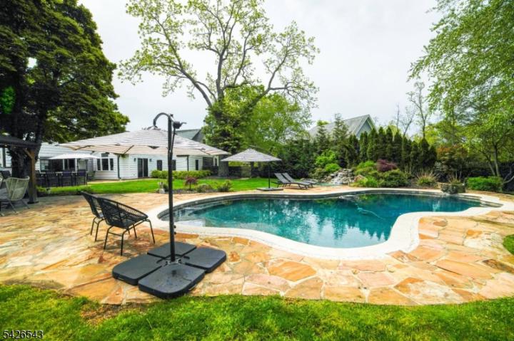 Photo of 379 White Oak Ridge Road