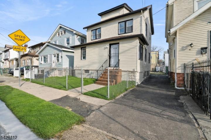 Photo of 162 Columbia Avenue