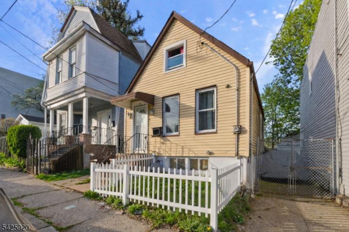 Photo of 11 Tichenor Terrace