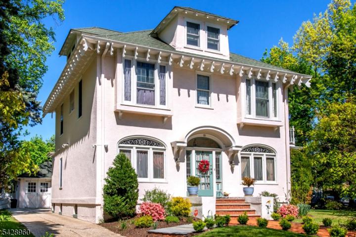 Photo of 229 Tremont Avenue