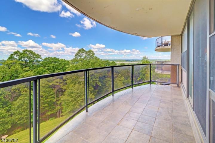 Photo of 2 Claridge Drive 3lw
