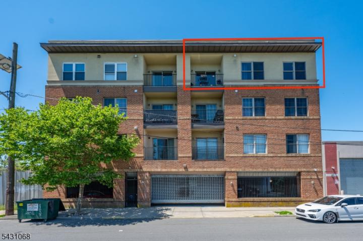 Photo of 15-19 Tichenor Lane 406