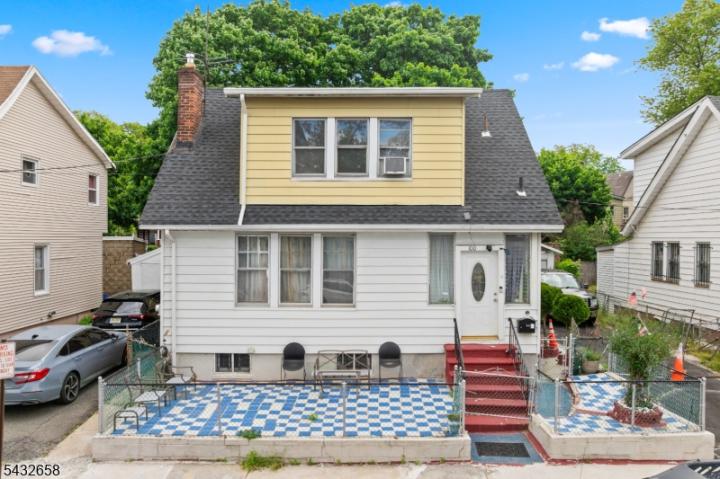Photo of 100 Montgomery Avenue