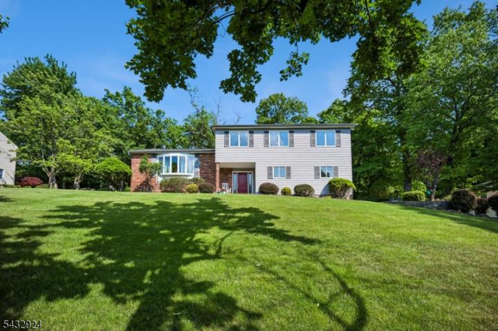 Photo of 17 Stonewall Drive