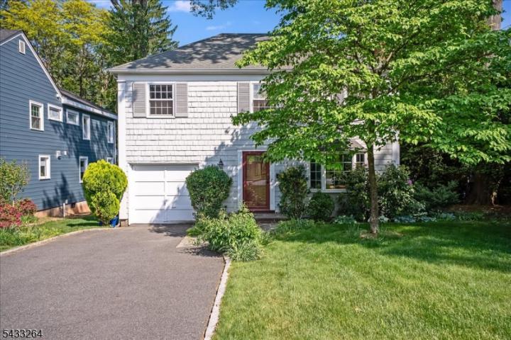 Photo of 687 Grove Street