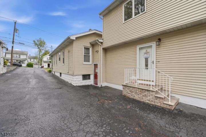Photo of 115 Coeyman Avenue