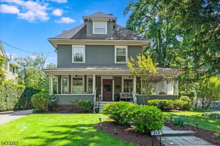 Photo of 214 Lorraine Avenue