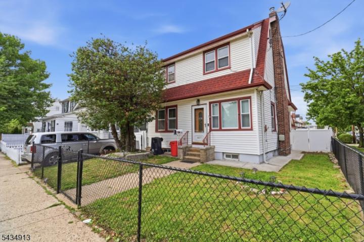 Photo of 407 3rd Avenue
