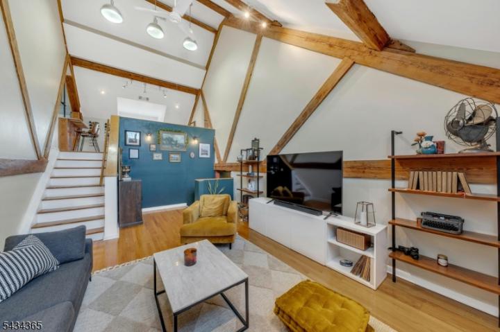 Photo of 491 Valley Street 15