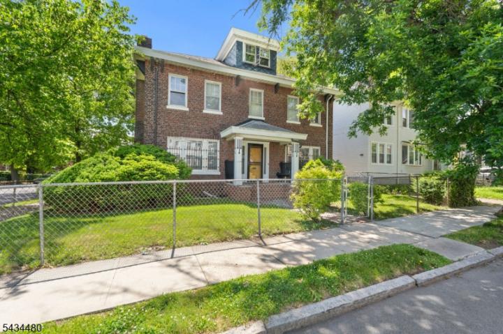 Photo of 124 Vassar Avenue