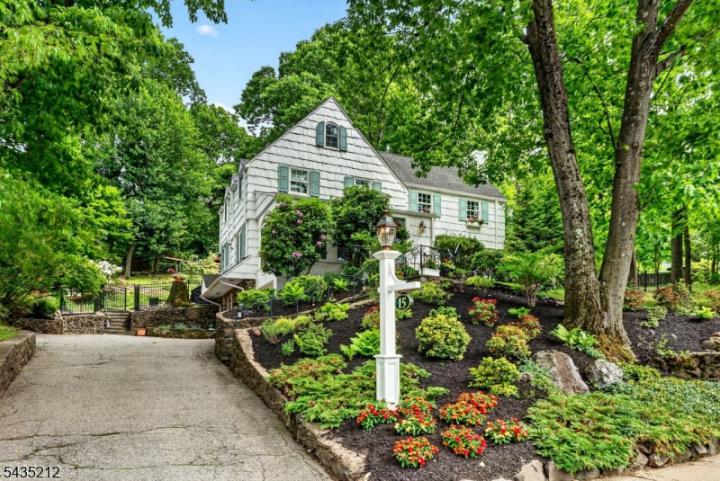 Photo of 15 Afterglow Avenue