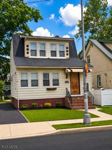 Photo of 377 Halsted Street