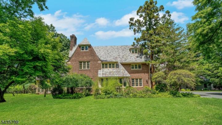 Photo of 475 Berkeley Avenue