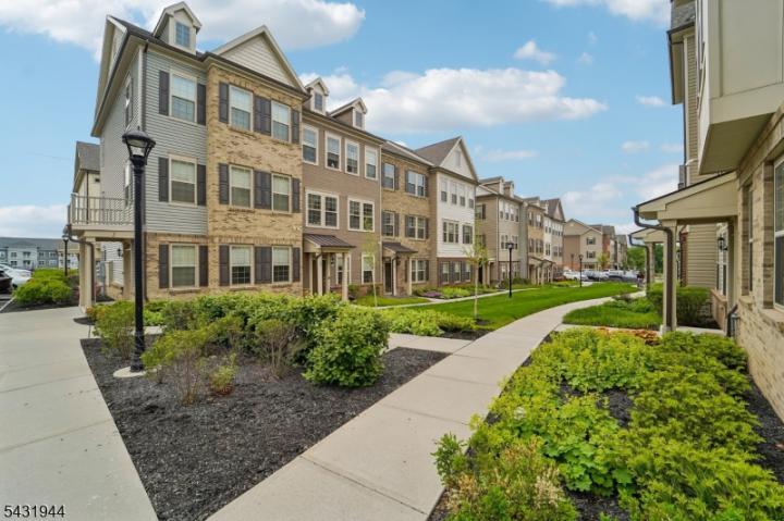 Photo of 1 Haralson Court, Livingston NJ