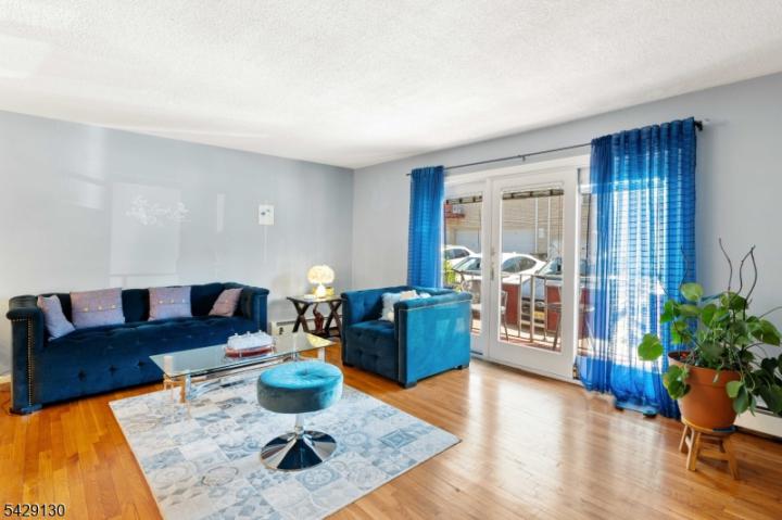Photo of 398 Hoover Avenue 185
