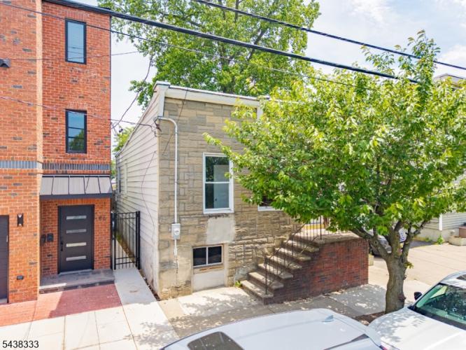 Photo of 84 Heckel Street