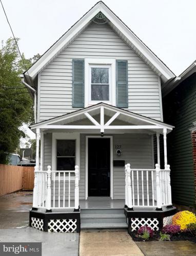 Photo of 127 W Holly Avenue