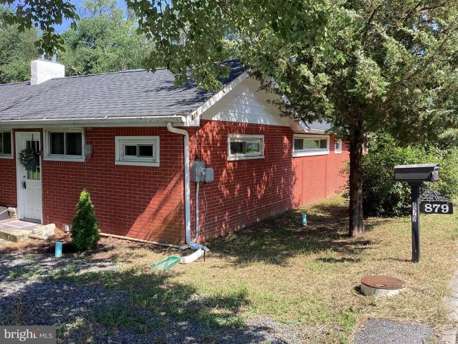 Photo of 879 Green Avenue