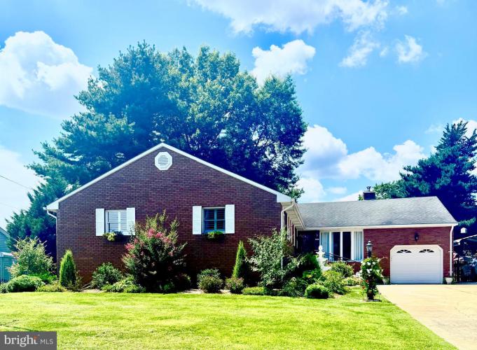 Photo of 12 Hunter Drive, Newfield NJ