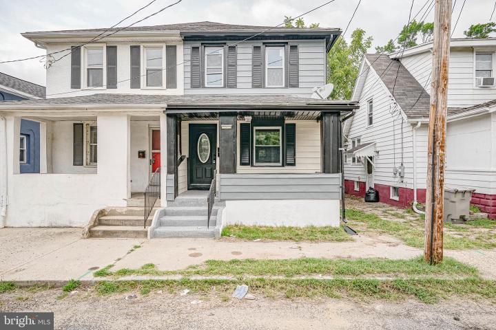 Photo of 333 W Buck Street, Paulsboro NJ