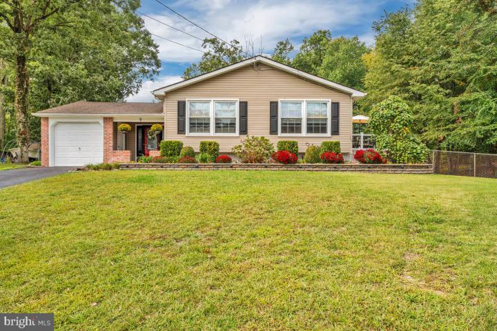 Photo of 9 Avon Court, Turnersville NJ