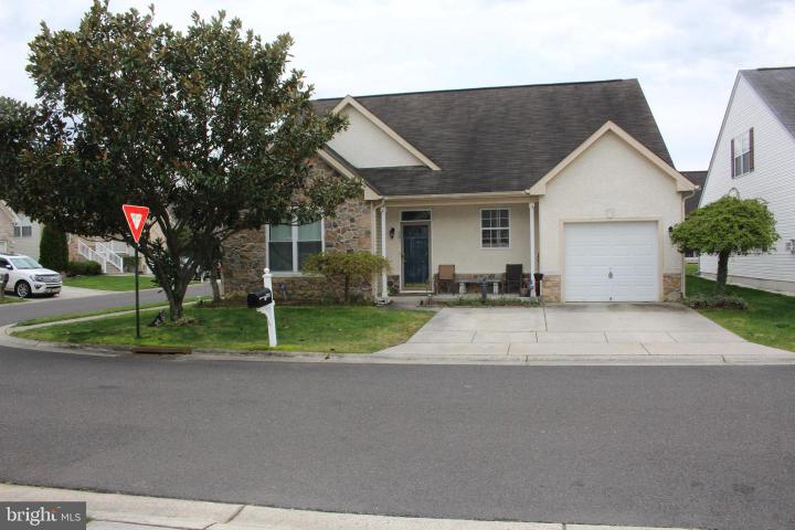 Photo of 301 Castlewood Way