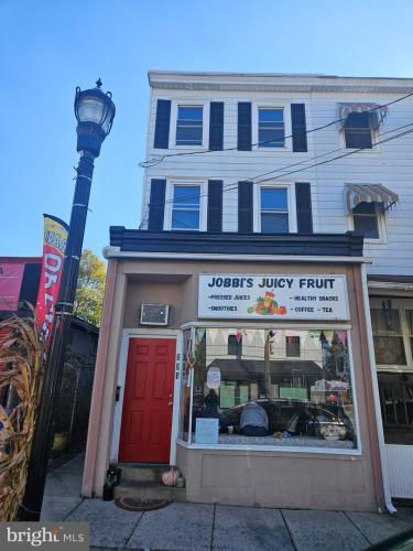 Photo of 221 Broadway