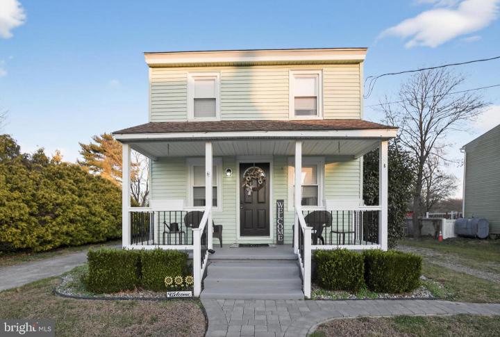 Photo of 8 Lake Street