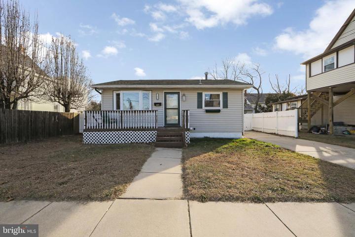 Photo of 136 West Avenue