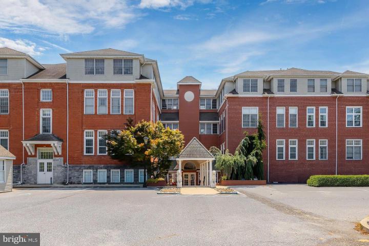 Photo of 100 Aura Road 206