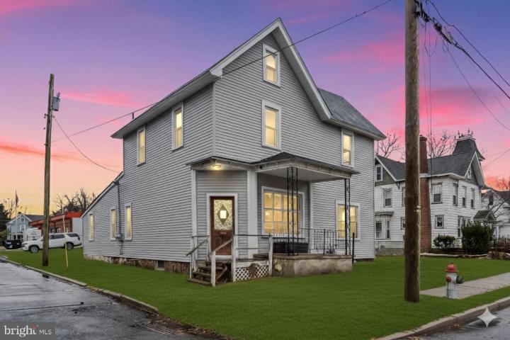 Photo of 104 Maple Street