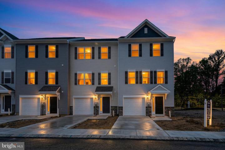 Photo of 1 Victorian Way, West Deptford NJ