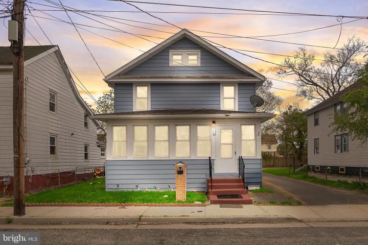 Photo of 28 E Adams Street