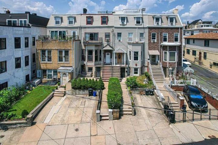 Photo of 296-302 Paterson Plank Road