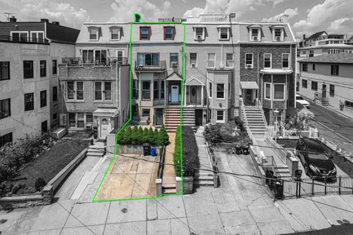 Photo of 298 Paterson Plank Road