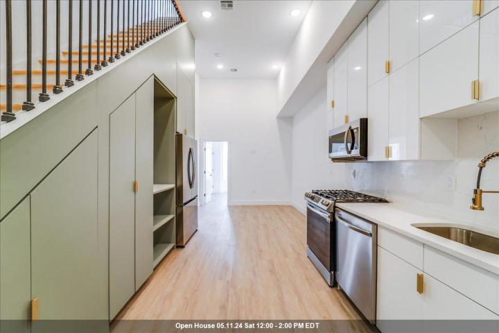 Photo of 234 Webster Avenue 2l, Jersey City Heights NJ