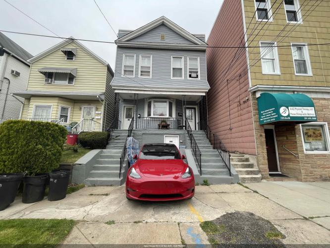 Photo of 133 Avenue B, Bayonne NJ