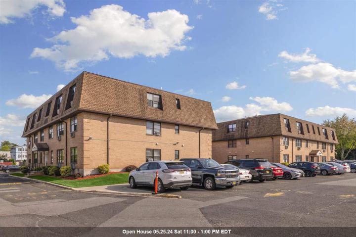 Photo of 35 North End Drive 35, Secaucus NJ