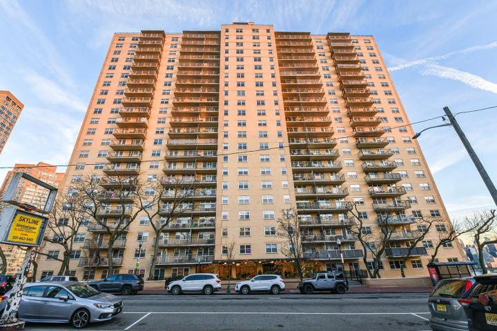 Photo of 6600 Blvd East 22j, West New York NJ