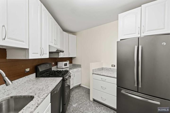 Photo of 7004 Boulevard East 6a, Guttenberg NJ