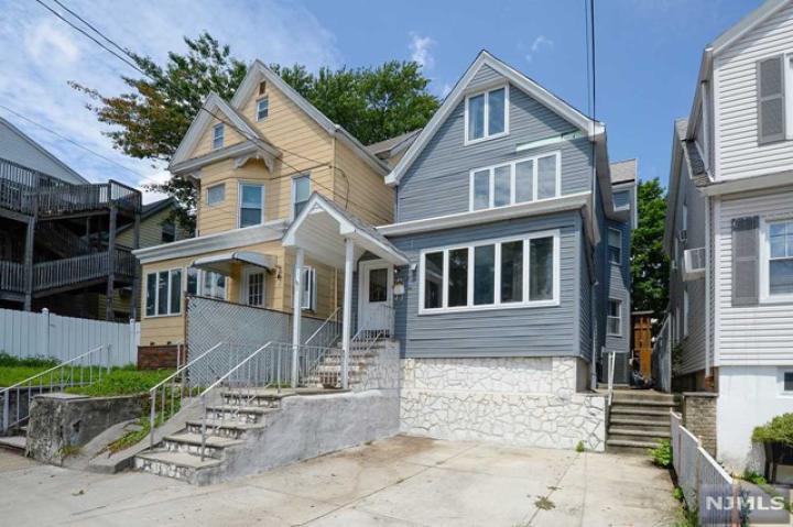 Photo of 43 W 43rd Street, Bayonne NJ