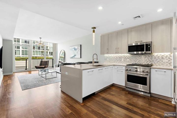Photo of 1200 Avenue Port Imp 305