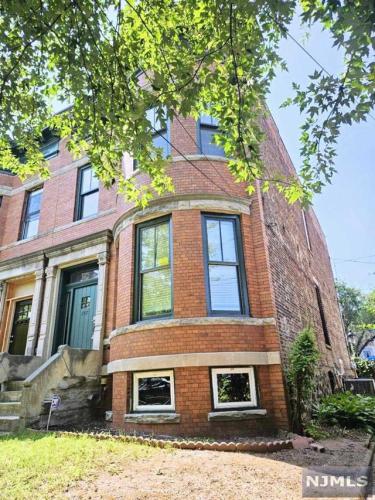 Photo of 257 Woodlawn Avenue, Jersey City NJ