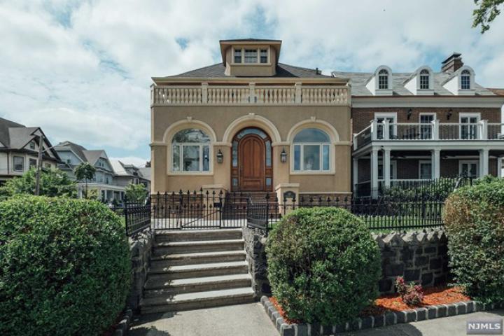 Photo of 821-823 Boulevard East, Weehawken NJ