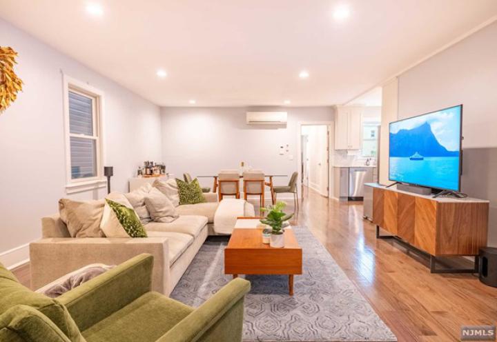 Photo of 404 Palisade Avenue 2, Jersey City NJ